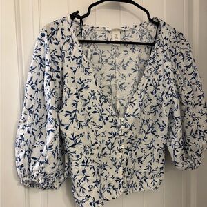 H&M Floral Blue and White Button Up Women's Top size Small